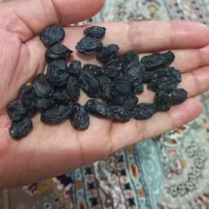 کشمش سیاه ترکمن ۴ بدون هسته